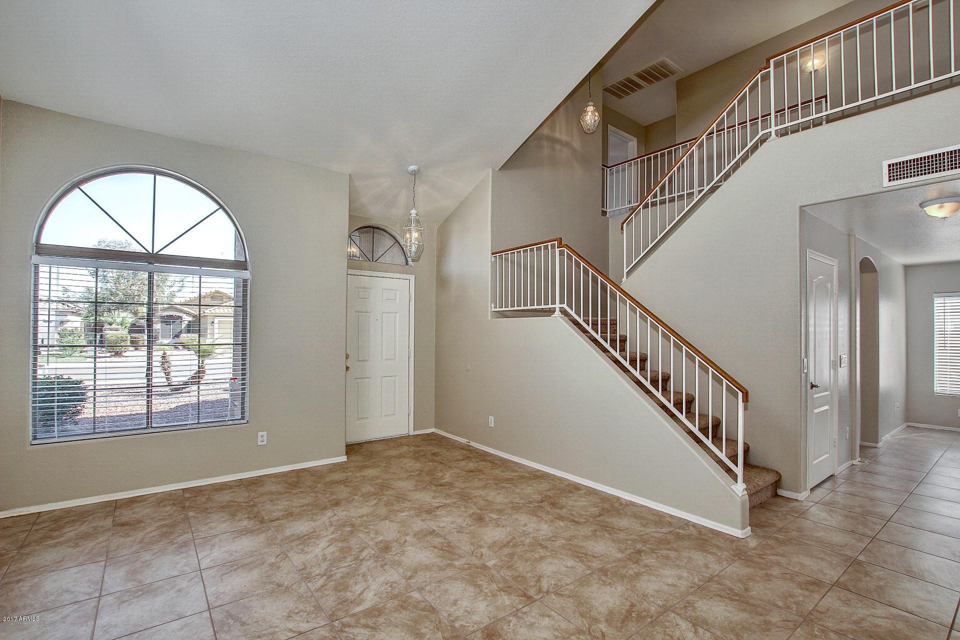 6451 West Crown King Road Phoenix, AZ 85043 - Photo 3 of 34 Entry Way