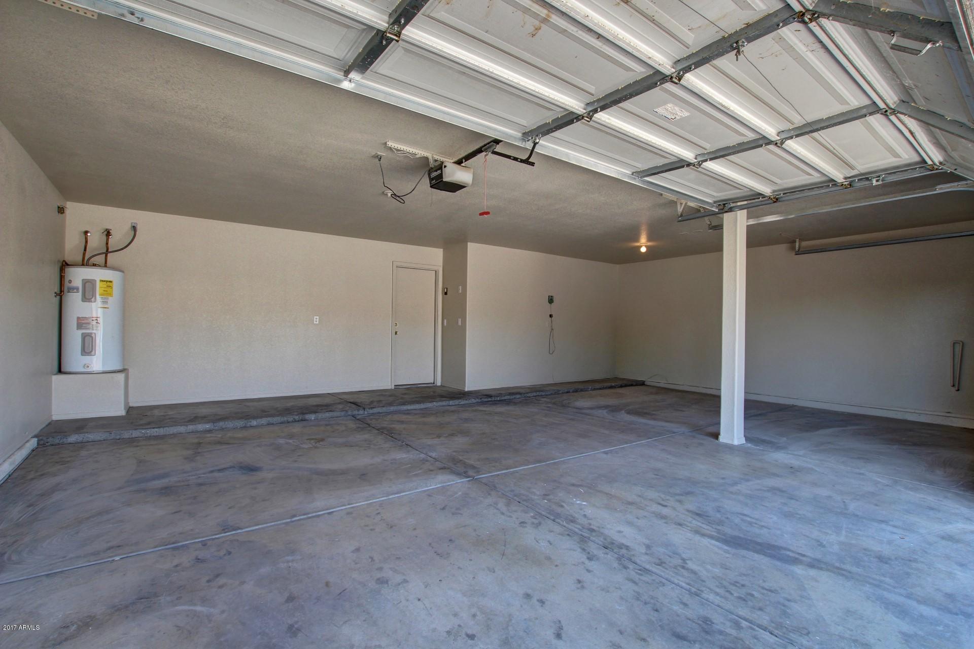 6451 West Crown King Road Phoenix, AZ 85043 - Photo 34 of 34 Garage