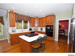 3940 Huckleberry Road Charlotte, NC 28210 - Photo 5 of 16 Gallery Image 5