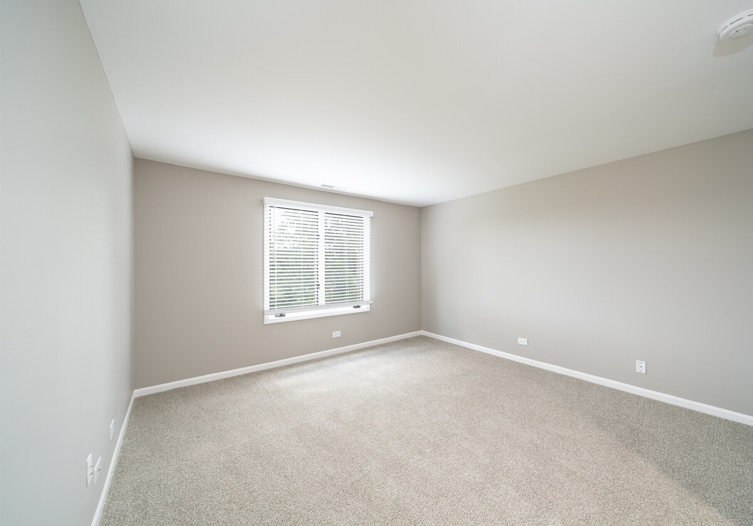 1910 Chestnut Avenue, Unit C311 Glenview, IL 60025 - Photo 4 of 10