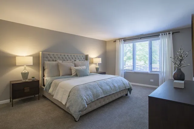 $3,190 | 1910 Chestnut Avenue, Unit C311, Glenview, IL 60025