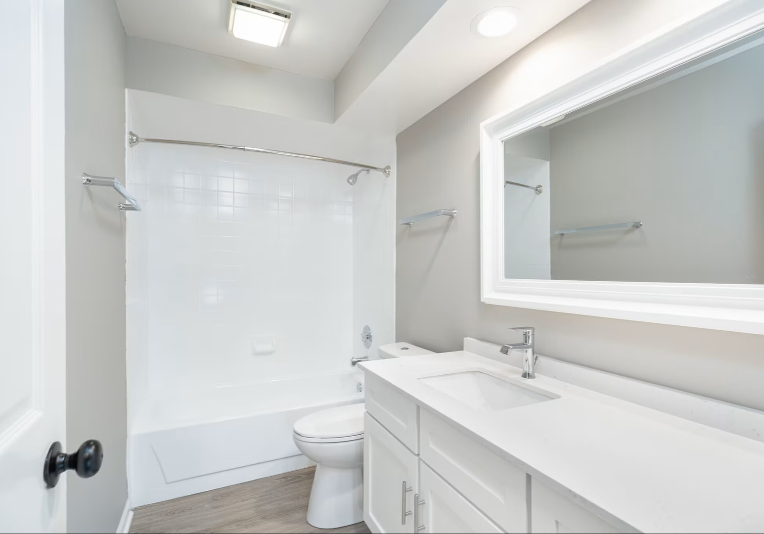 1910 Chestnut Avenue, Unit C311 Glenview, IL 60025 - Photo 6 of 10