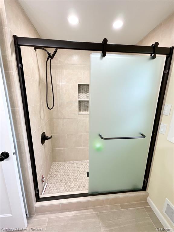 7094 Reid Road Swartz Creek, MI 48473 - Photo 16 of 38 Gallery Image 16