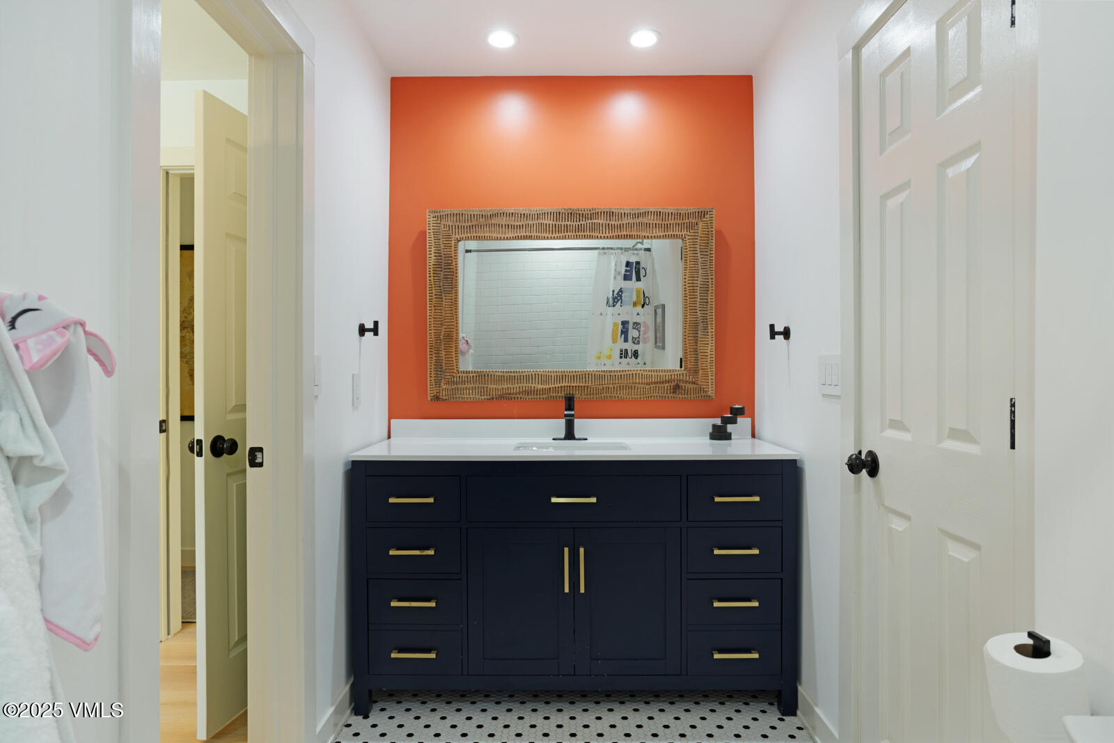161 Stagecoach Road Edwards, CO 81632 - Photo 19 of 48 a bathroom with a sink vanity and mirror