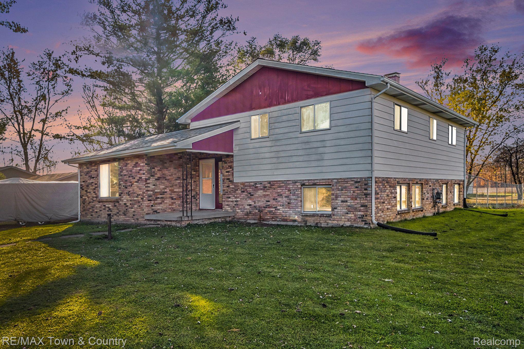 1285 North Van Vleet Road Flushing, MI 48433 - Photo 2 of 34 Gallery Image 2