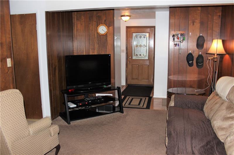 635 Blue Ridge Road Pittsburgh, PA 15239 - Photo 3 of 11 Gallery Image 3