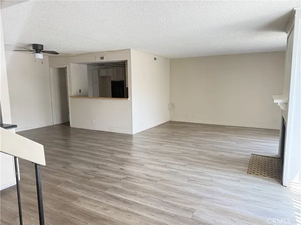 $3,500 | 8341 De Soto, Unit 5, Canoga Park, CA 91304