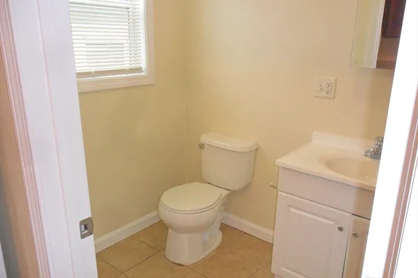 $2,700 | 848 Waverly Street, Unit 3, Framingham, MA 01702