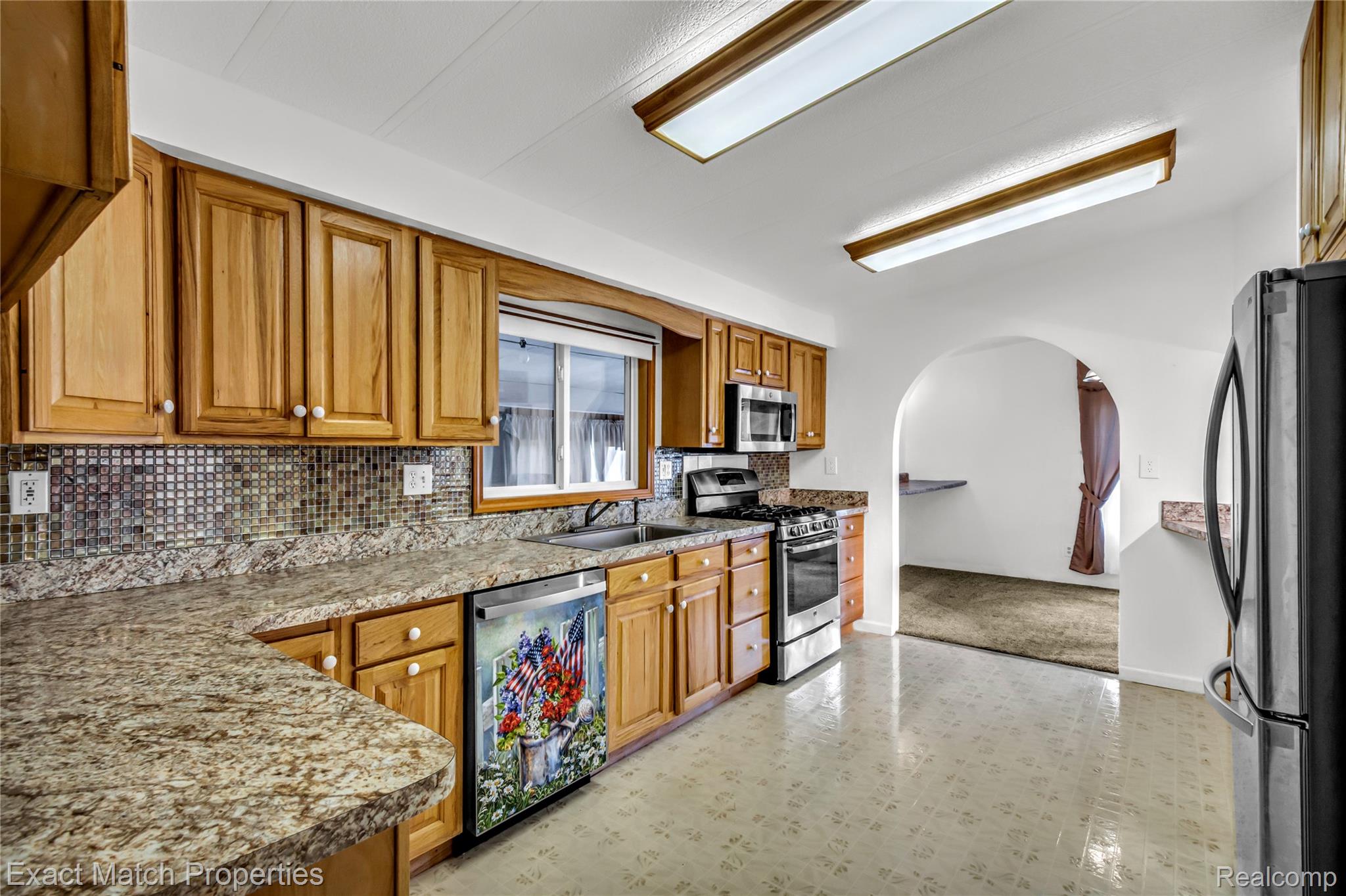 5468 Lippincott Road Lapeer, MI 48446 - Photo 18 of 36 Plenty of cupboard space!
