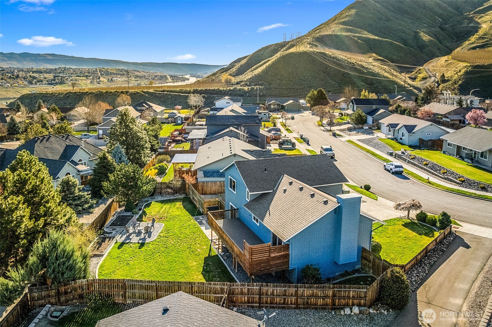2063 Lasso Drive Wenatchee, WA 98801 - Photo 3 of 39