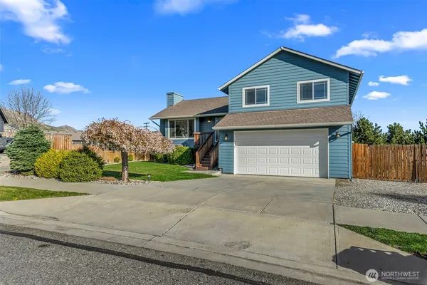 $555,000 | 2063 Lasso Drive, Wenatchee, WA 98801