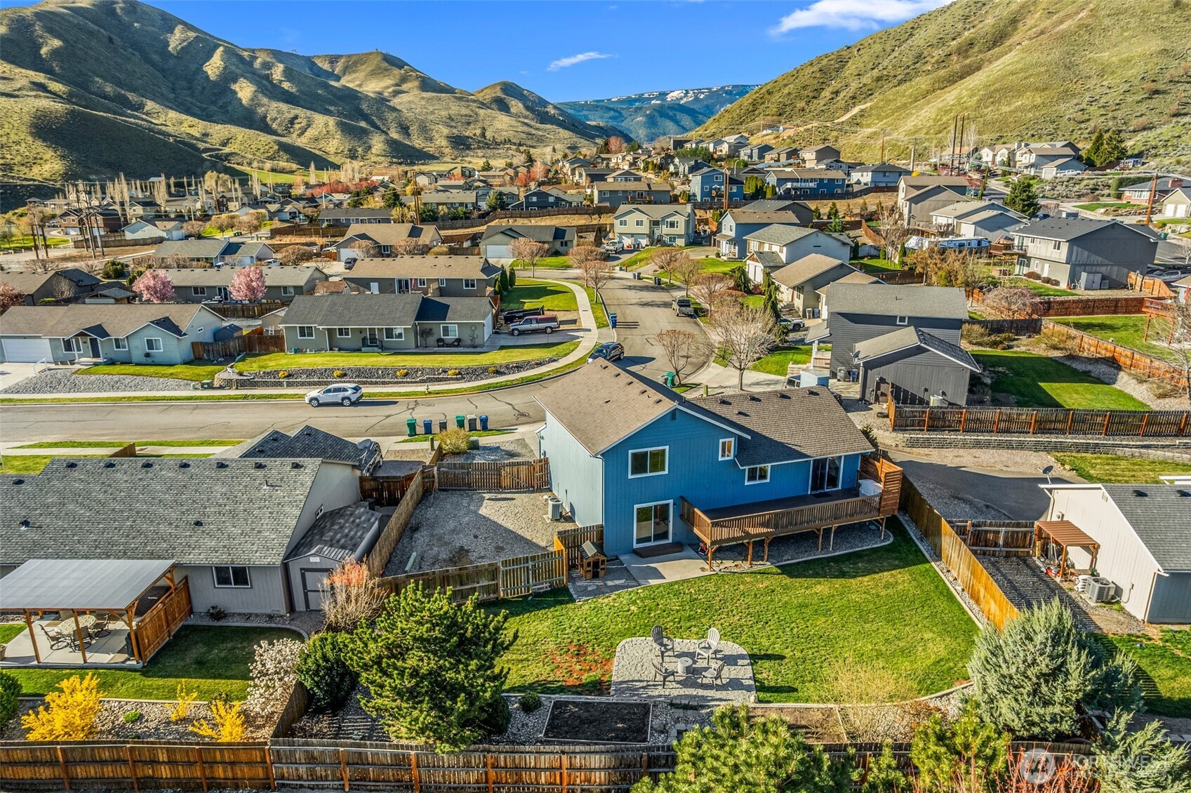 2063 Lasso Drive Wenatchee, WA 98801 - Photo 5 of 39