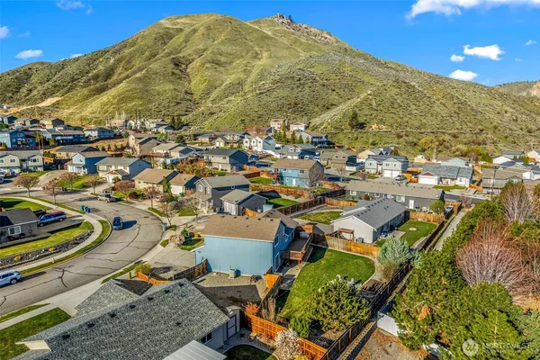 $555,000 | 2063 Lasso Drive, Wenatchee, WA 98801