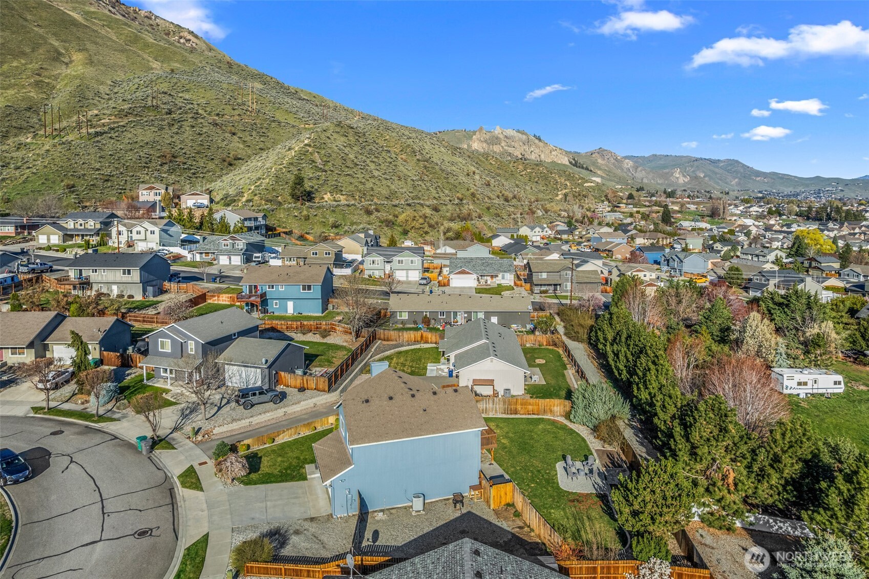 2063 Lasso Drive Wenatchee, WA 98801 - Photo 8 of 39