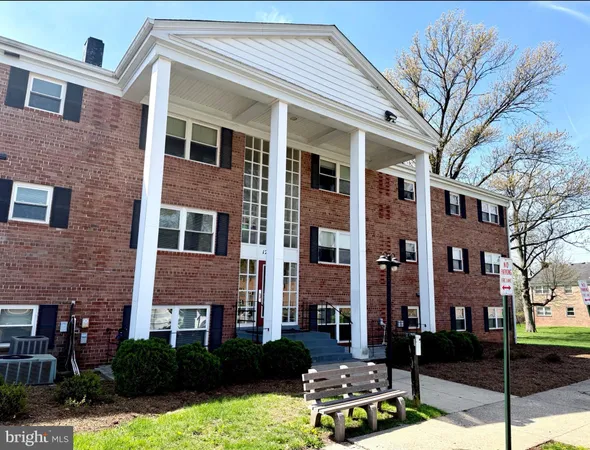 $186,000 | 120 Washington Street Northeast, Unit 9, Leesburg, VA 20176