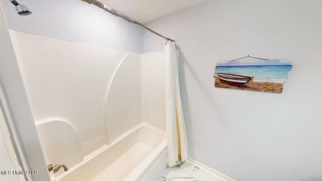 $2,995 | 2228 Beach Drive, Unit 1305, Gulfport, MS 39507