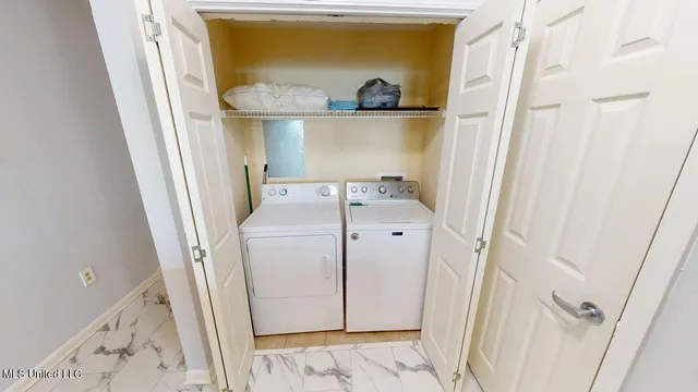 $2,995 | 2228 Beach Drive, Unit 1305, Gulfport, MS 39507