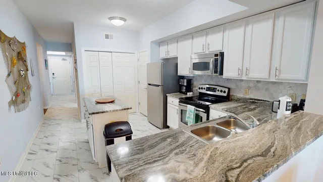 $2,995 | 2228 Beach Drive, Unit 1305, Gulfport, MS 39507