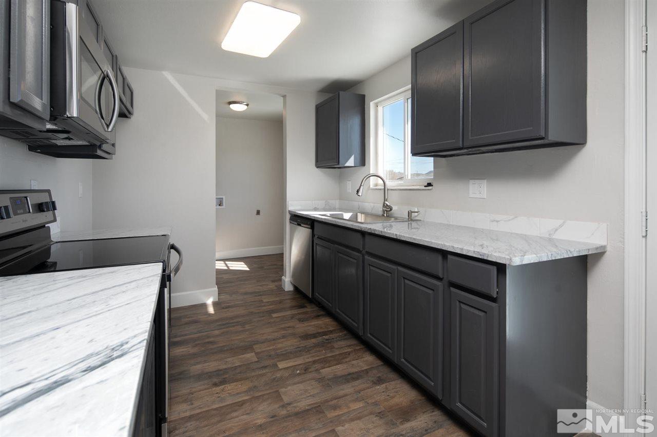 11566 Pepper Way Reno, NV 89506 - Photo 8 of 33 Photo 8