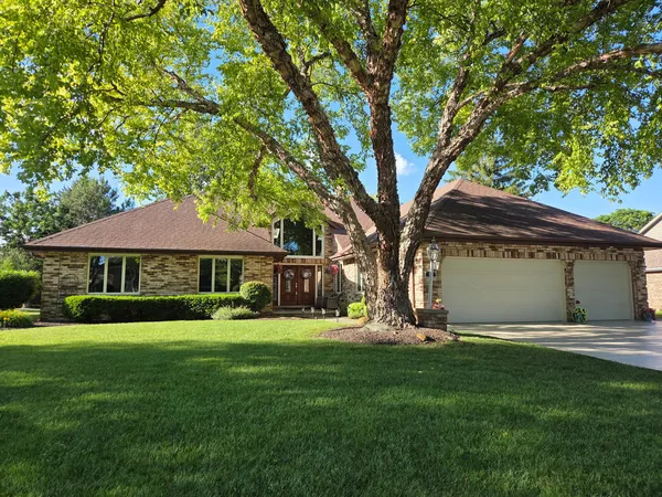 $775,000 | 708 Galway Drive, Prospect Heights, IL 60070