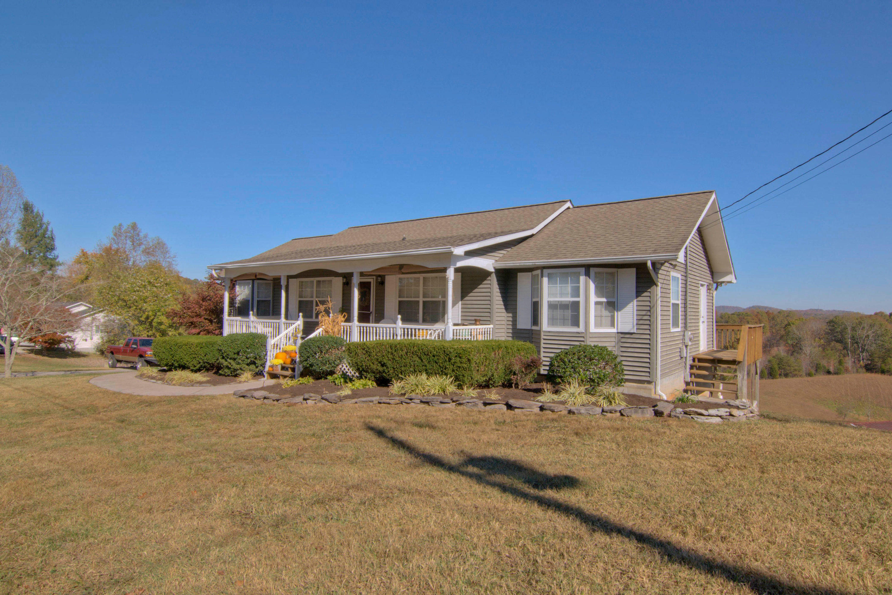 344 Peach Orchard Road Clinton, TN 37716 - Photo 2 of 30 344 Peach Orchard Rd Clinton-MLS_Size-00