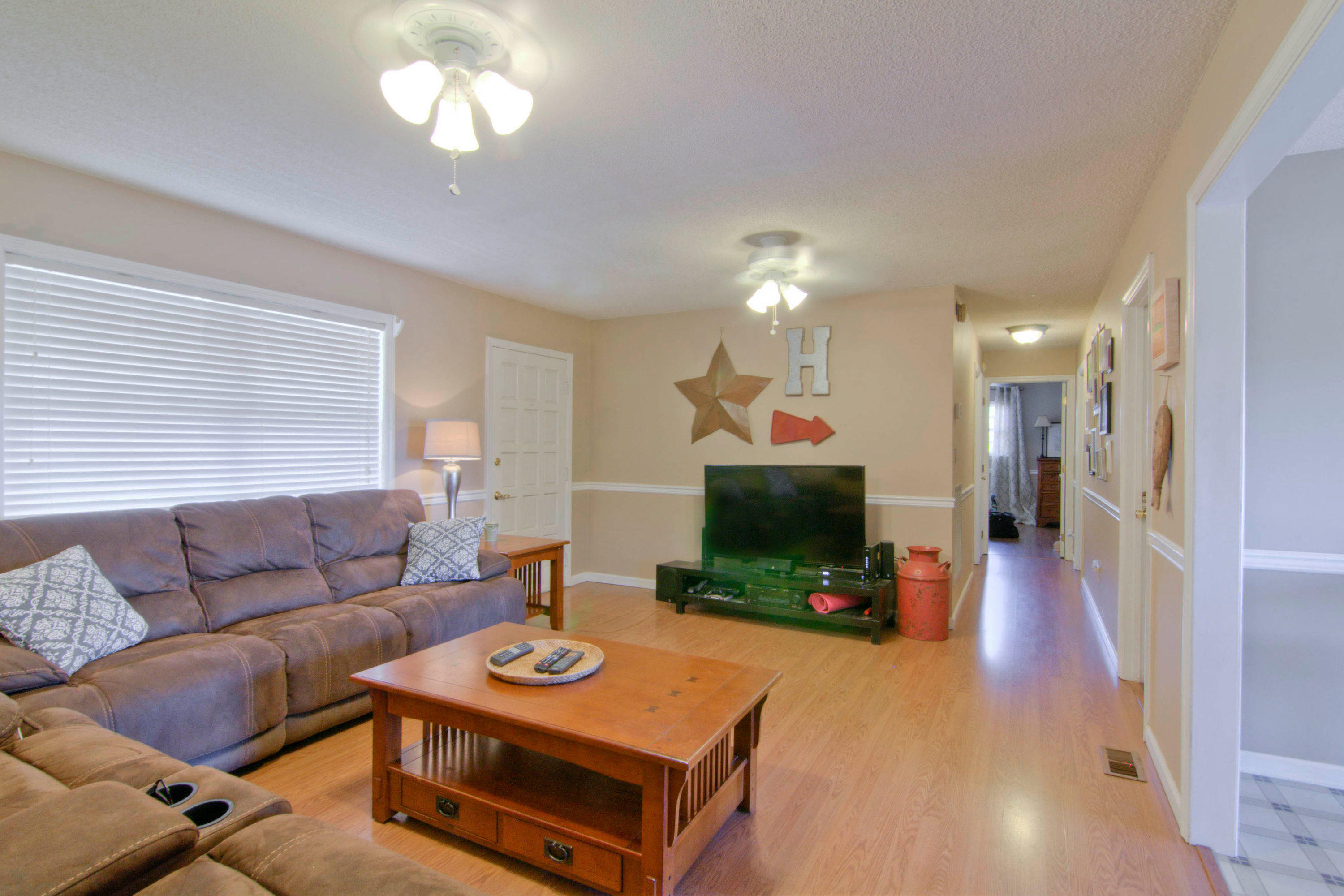344 Peach Orchard Road Clinton, TN 37716 - Photo 4 of 30 344 Peach Orchard Rd Clinton-MLS_Size-00