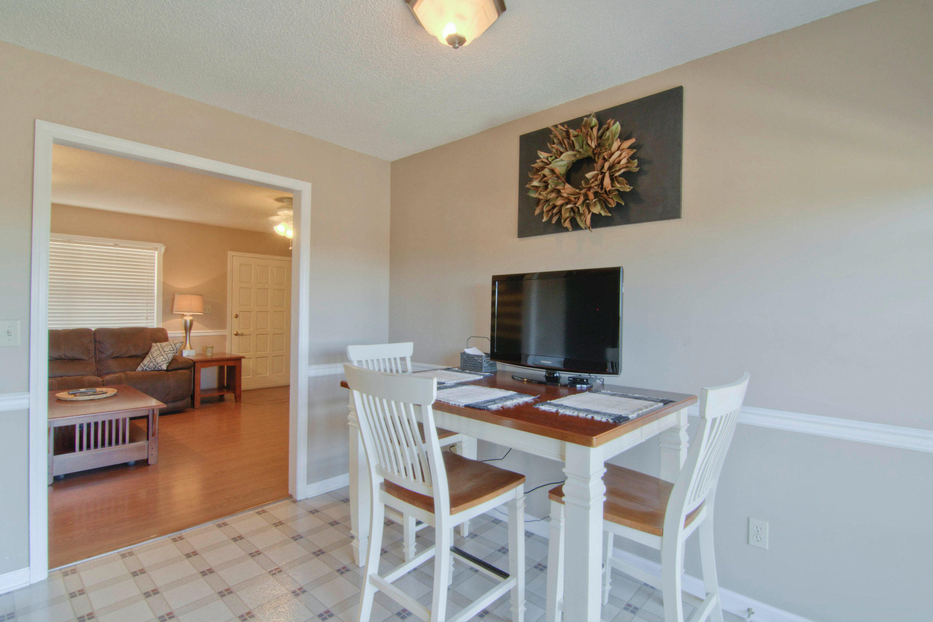 344 Peach Orchard Road Clinton, TN 37716 - Photo 5 of 30 344 Peach Orchard Rd Clinton-MLS_Size-00