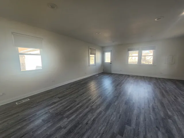 $339,500 | 110 Cedar Circle, Streamwood, IL 60107