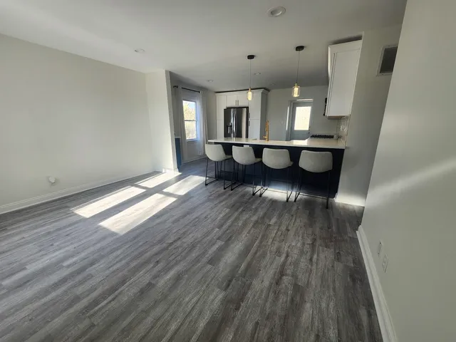 $339,500 | 110 Cedar Circle, Streamwood, IL 60107