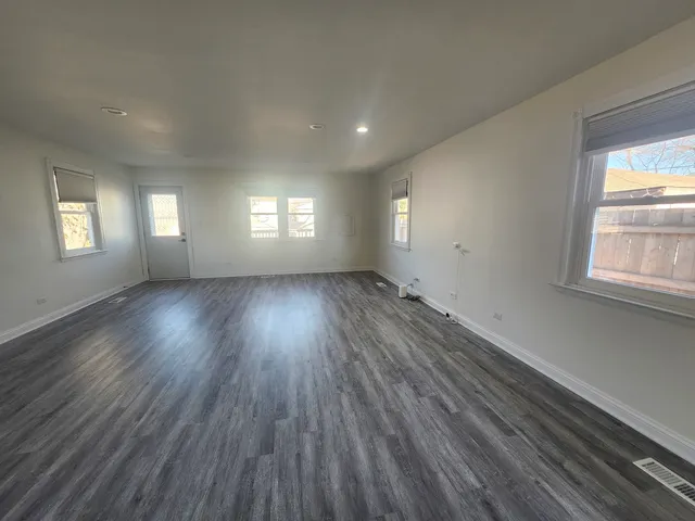 $339,500 | 110 Cedar Circle, Streamwood, IL 60107