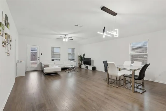 $2,200 | 6413 Windsor Lane, Aubrey, TX 76227