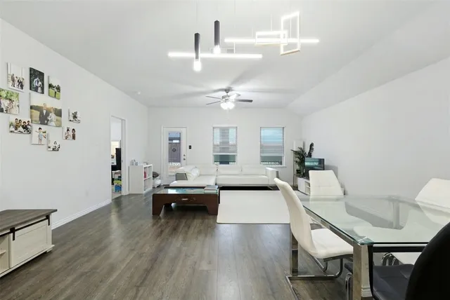 $2,200 | 6413 Windsor Lane, Aubrey, TX 76227