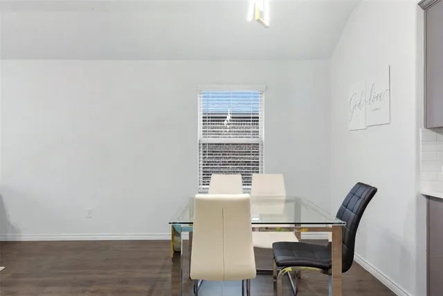 $2,200 | 6413 Windsor Lane, Aubrey, TX 76227