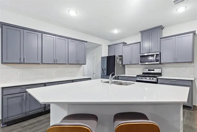 $2,200 | 6413 Windsor Lane, Aubrey, TX 76227