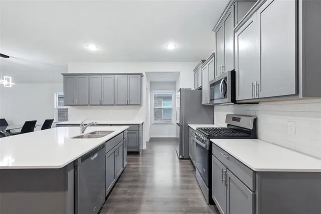 $2,200 | 6413 Windsor Lane, Aubrey, TX 76227