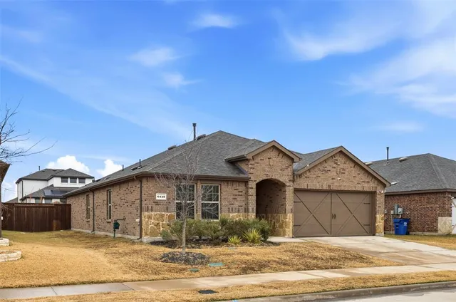 $2,200 | 6413 Windsor Lane, Aubrey, TX 76227