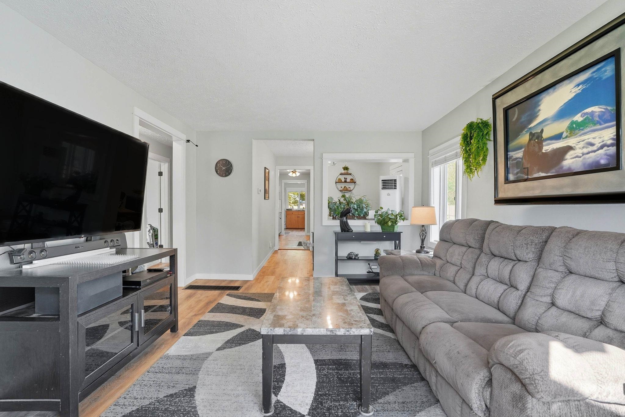 502 South Carnahan Road Spokane Valley, WA 99212 - Photo 4 of 29