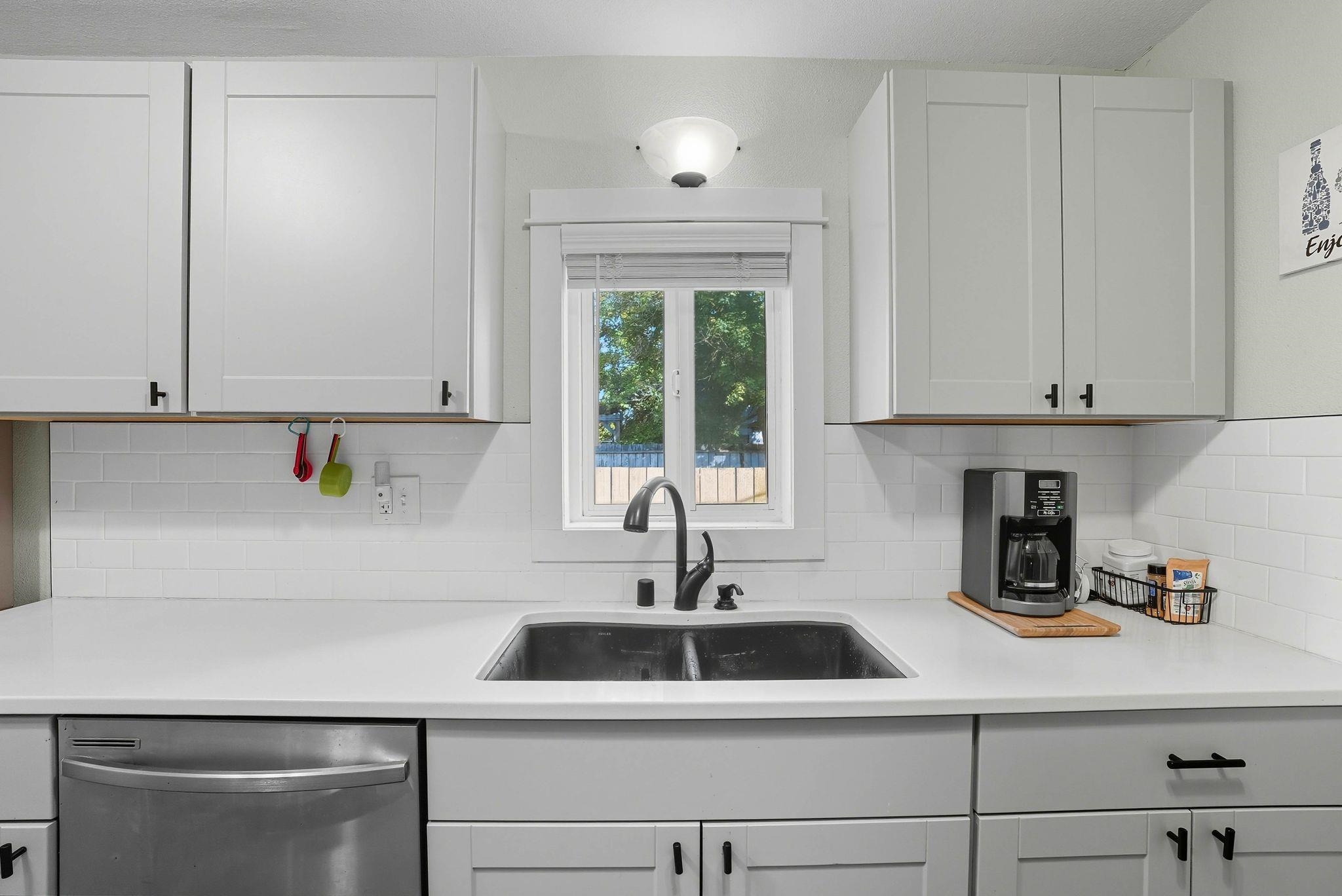 502 South Carnahan Road Spokane Valley, WA 99212 - Photo 9 of 29