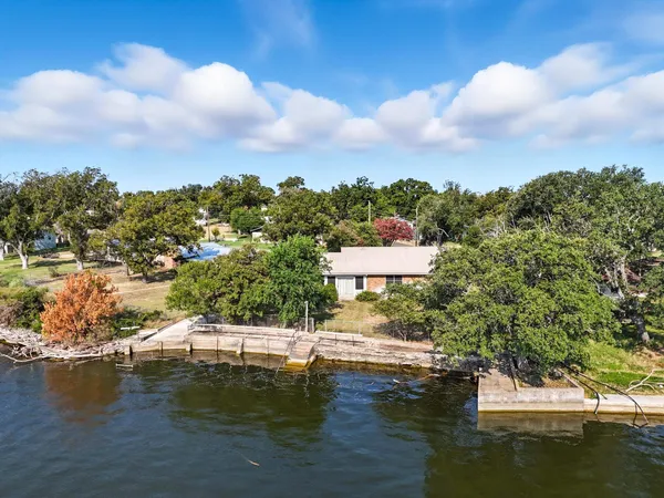 $359,000 | 601 Lakeshore Loop, Tow, TX 78672