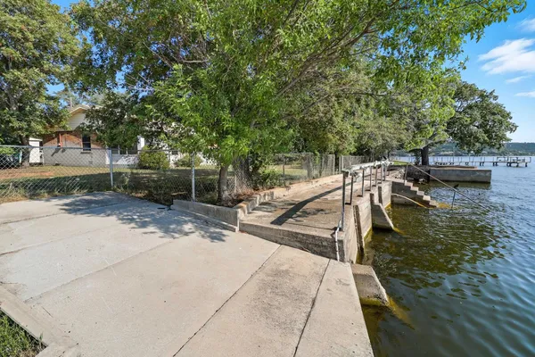 $359,000 | 601 Lakeshore Loop, Tow, TX 78672