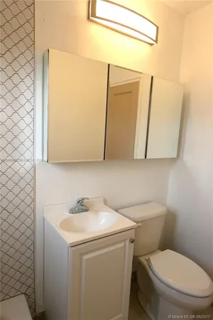 $2,200 | 619 Anastasia Avenue, Unit 4, Coral Gables, FL 33134