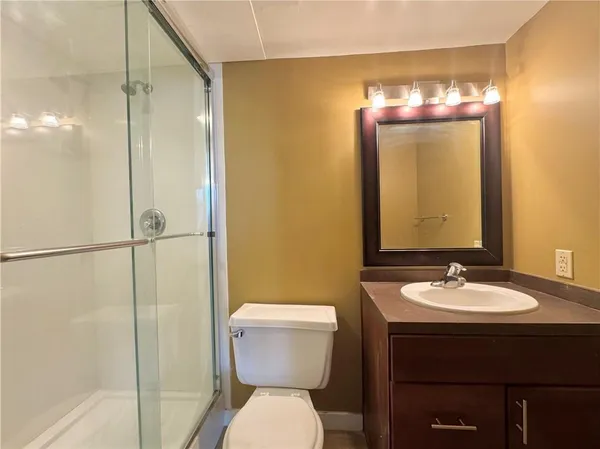 $162,500 | 600 East 8th Street, Unit 3T, Kansas City, MO 64106