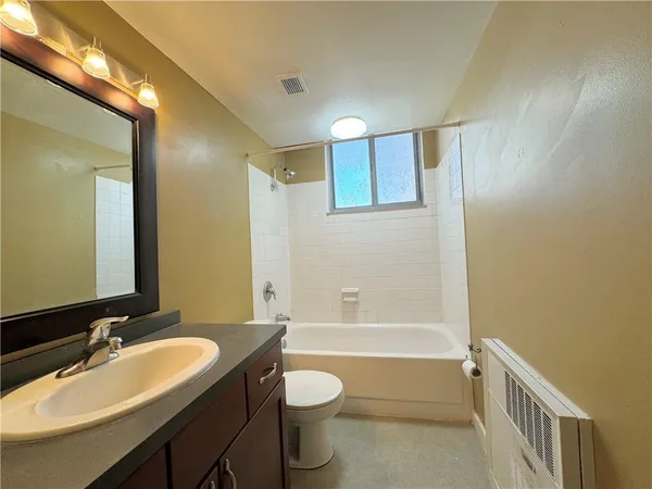 $162,500 | 600 East 8th Street, Unit 3T, Kansas City, MO 64106