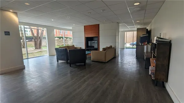 $162,500 | 600 East 8th Street, Unit 3T, Kansas City, MO 64106
