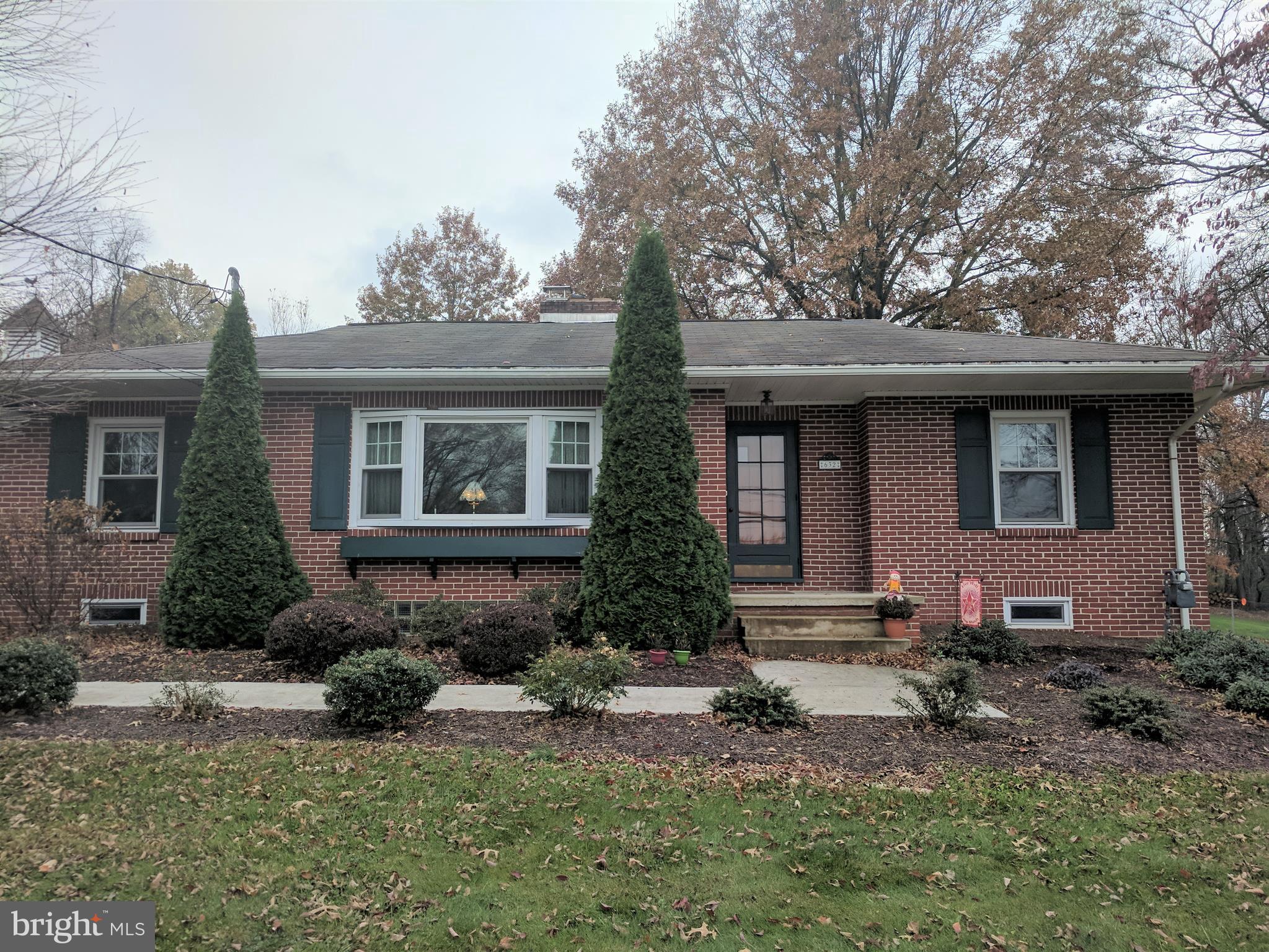 632 Locust Grove Road York, PA 17402 - Photo 2 of 35 Gallery Image 2