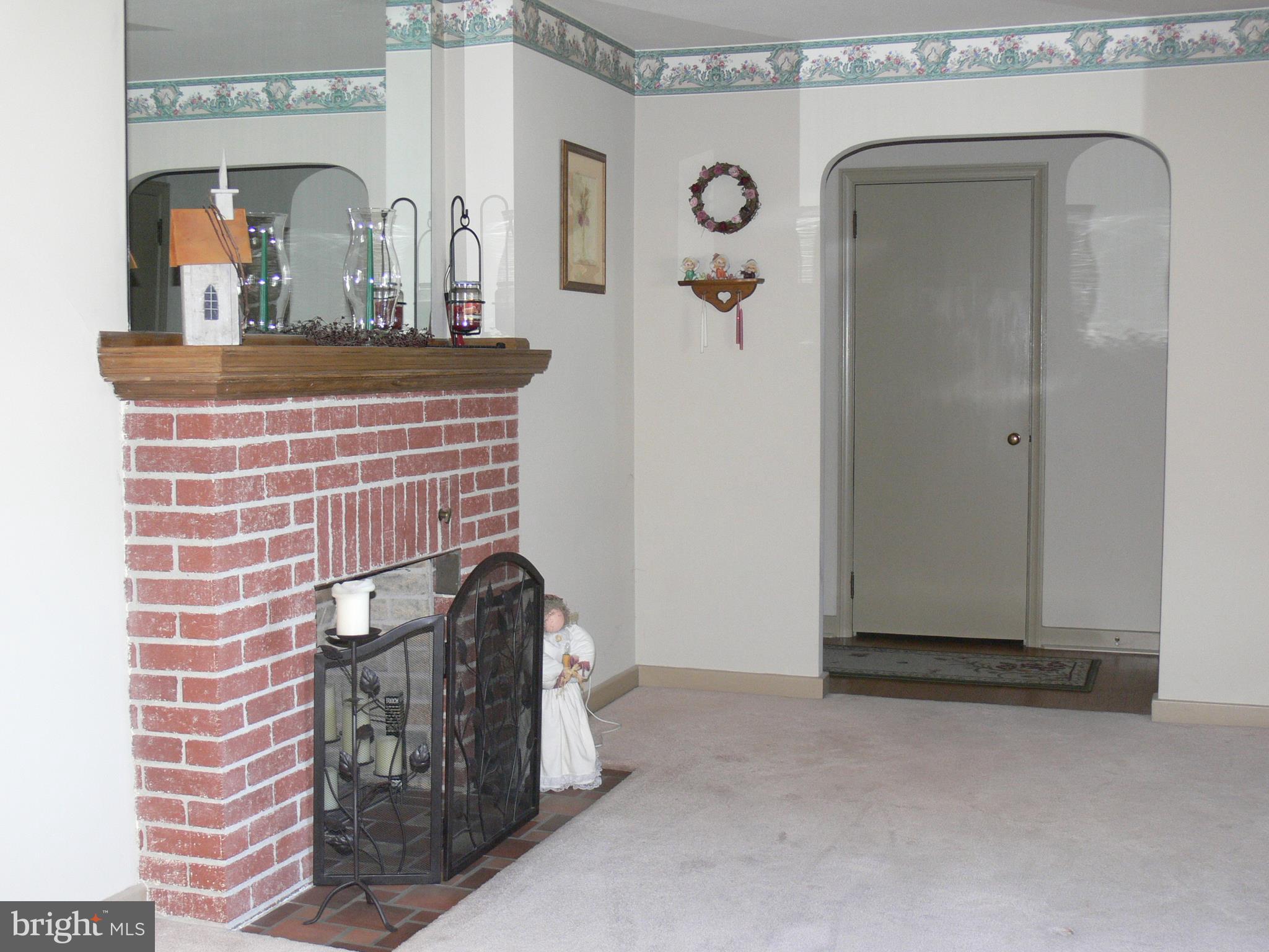 632 Locust Grove Road York, PA 17402 - Photo 11 of 35 Gallery Image 11