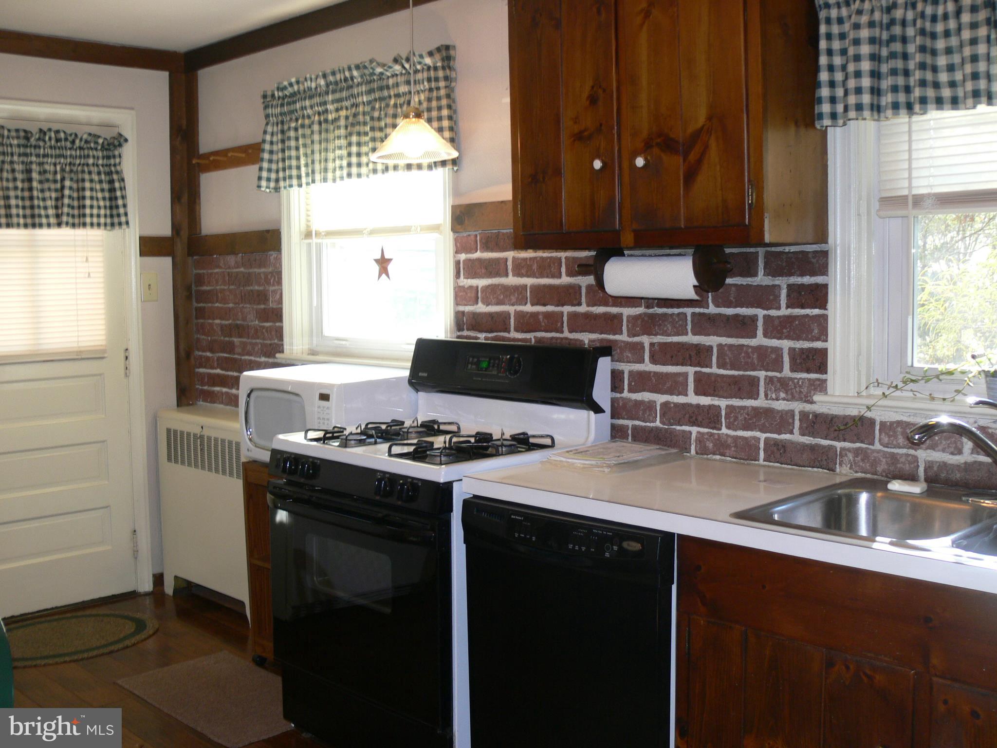 632 Locust Grove Road York, PA 17402 - Photo 5 of 35 Gallery Image 5