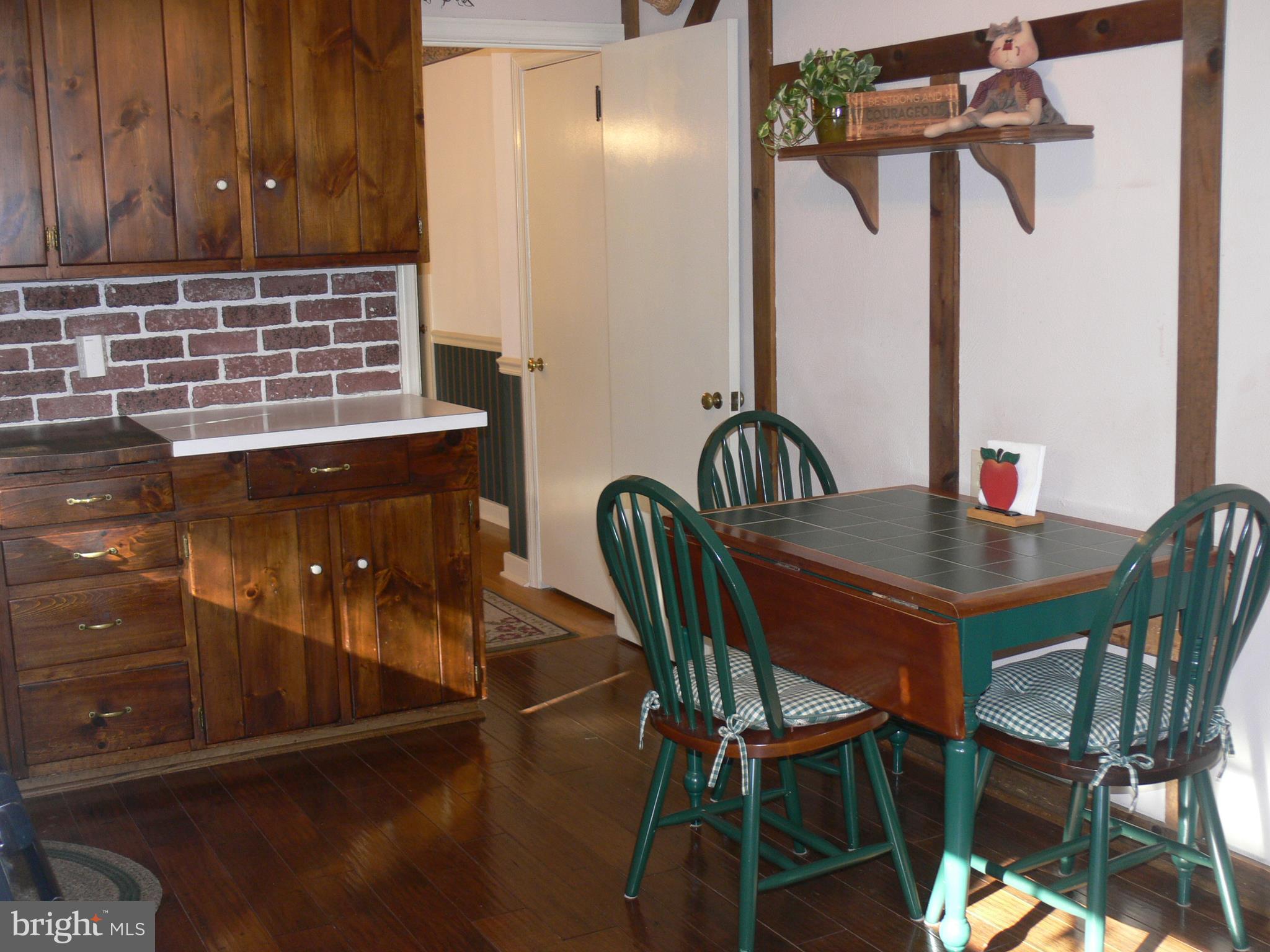 632 Locust Grove Road York, PA 17402 - Photo 6 of 35 Gallery Image 6