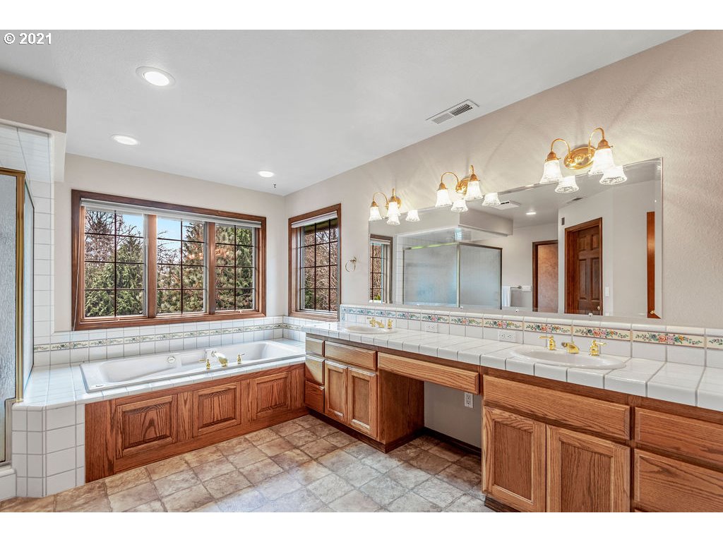 820 Lone Oak Road Longview, WA 98632 - Photo 21 of 30 Gallery Image 21