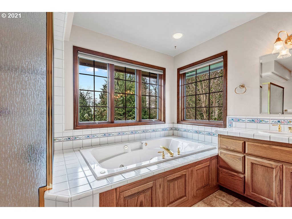 820 Lone Oak Road Longview, WA 98632 - Photo 22 of 30 Gallery Image 22